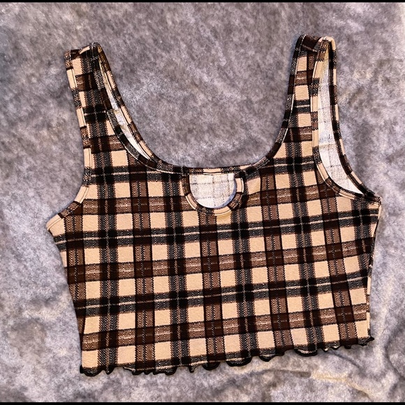 Notched Neck Tartan Print Crop Top - Picture 2 of 2